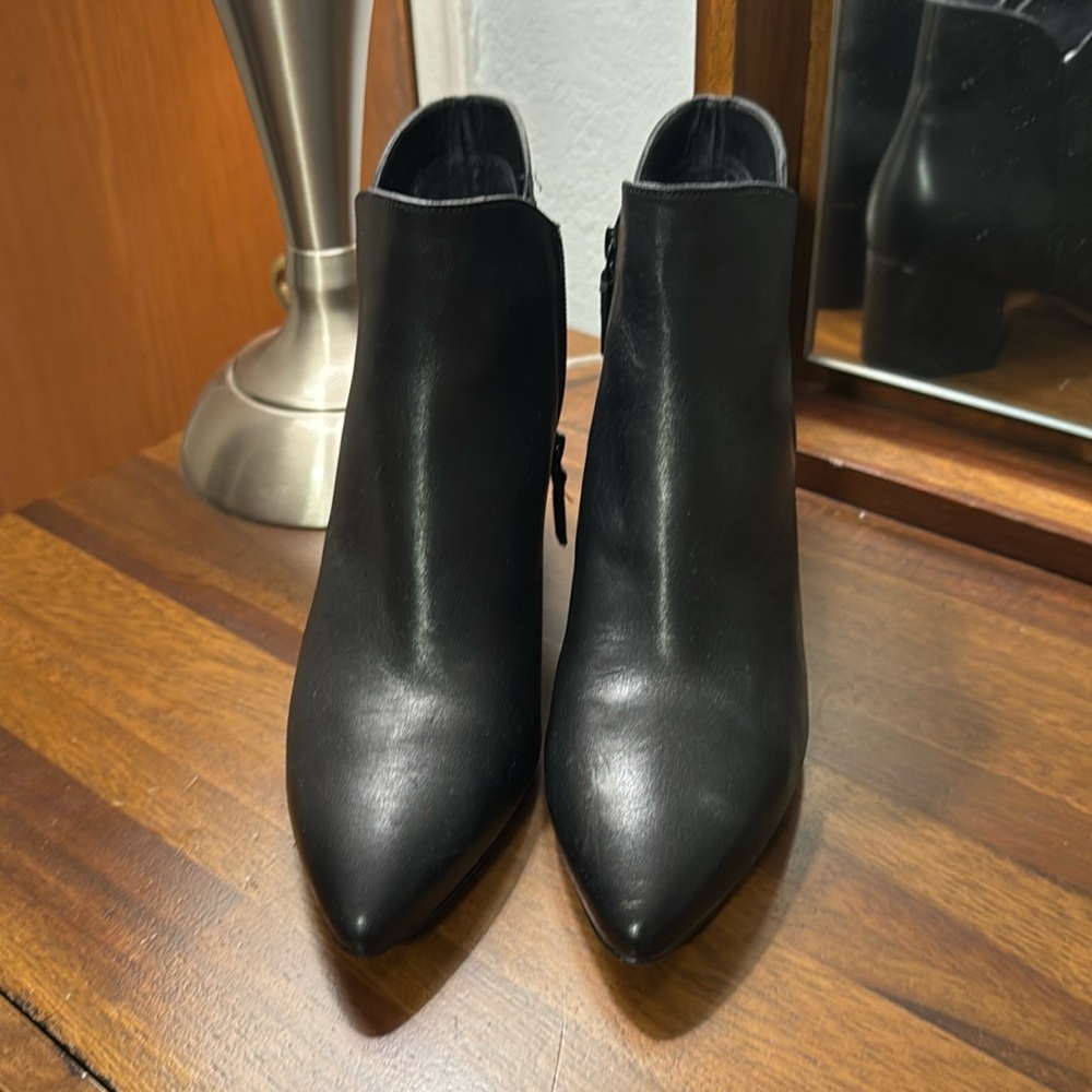 Cole Haan Women’s boots 8.5